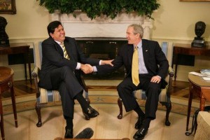 Alan Garcia meets with George W. Bush in 2007