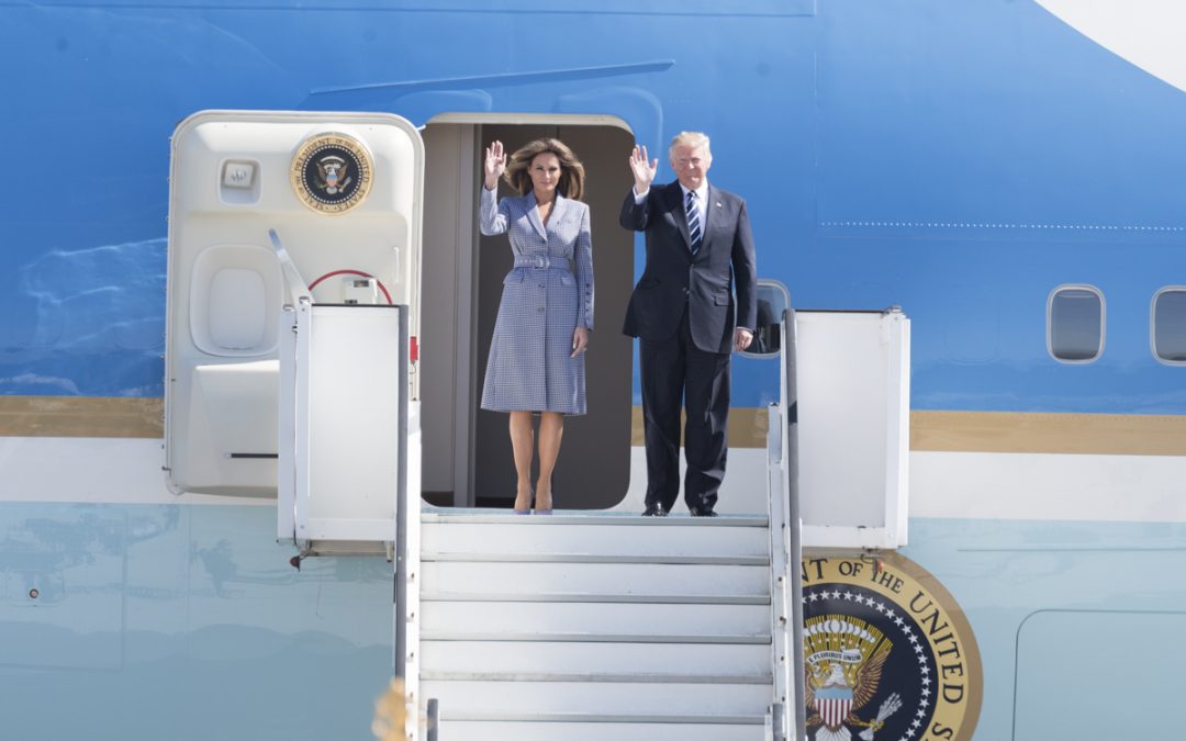donald-melania-trump-air-force-one-nato